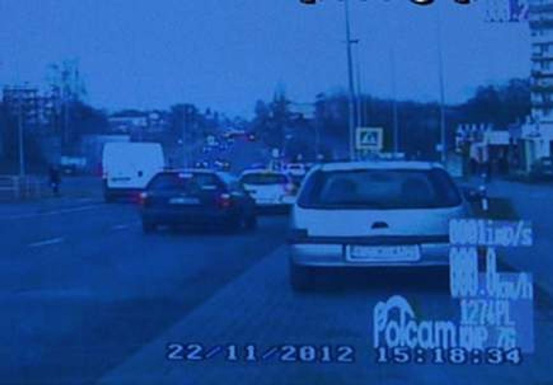 Horror na pasach. Pieszy mógł zginąć (wideo)
