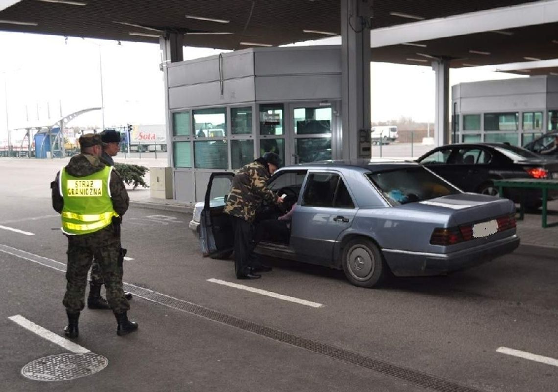 Hrebenne: \"Zielony korytarz”  na Ukrainę