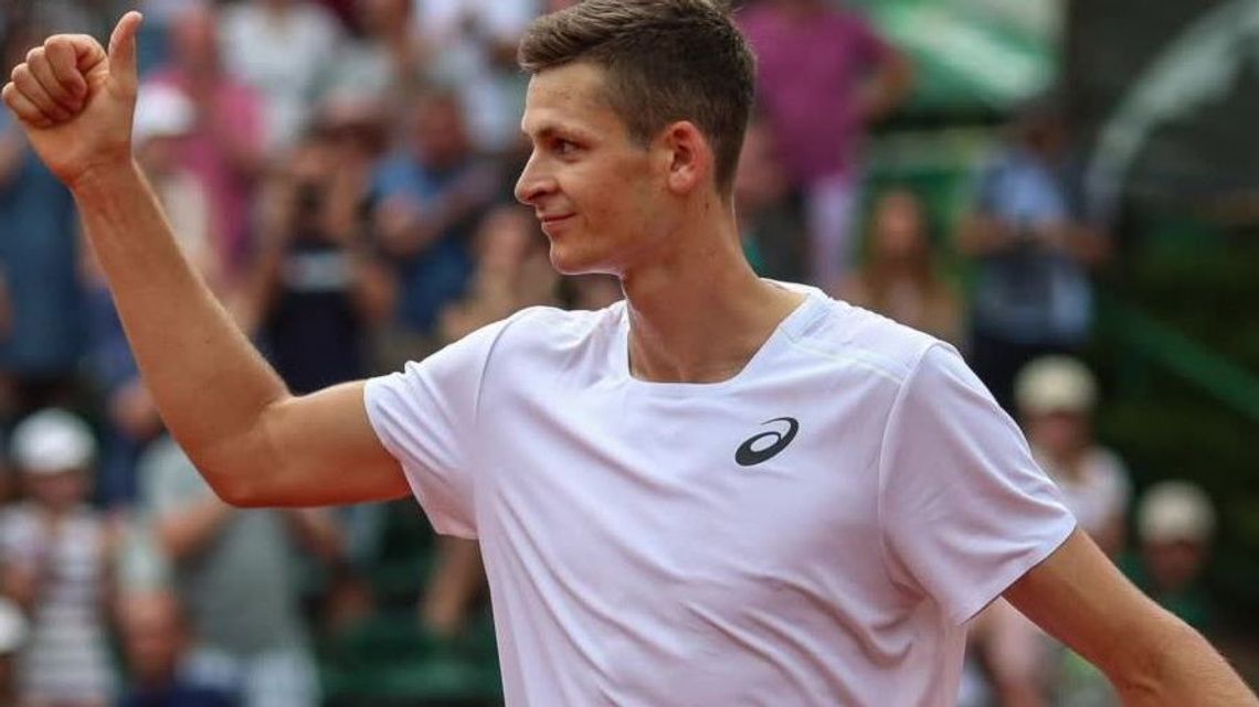 Hubert Hurkacz w trzeciej rundzie Wimbledonu! (wideo)