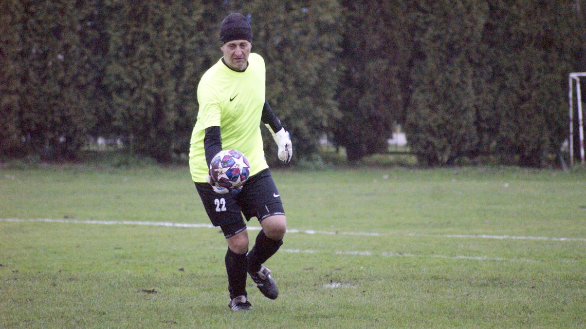 Huczwa wygrała z Granitem Bychawa 2:1, a w bramce zagrał 49-latek