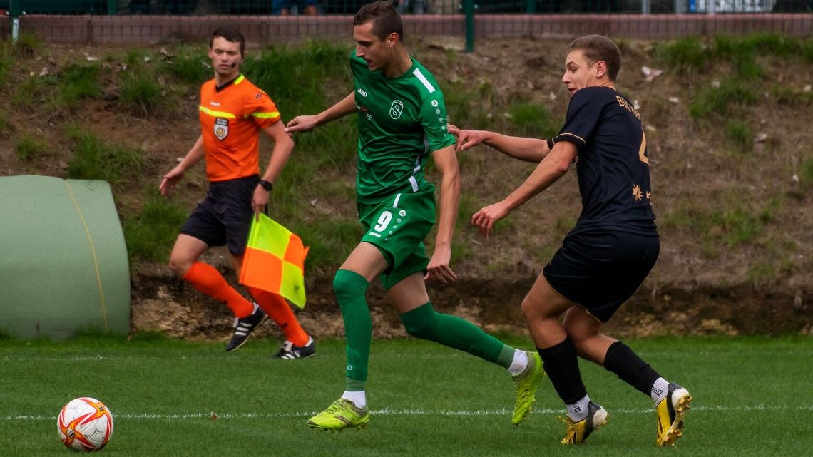 Hummel IV liga: Jakub Pryliński i Michał Zuber w klasyfikacji strzelców gonią Mariusza Chmielewskiego