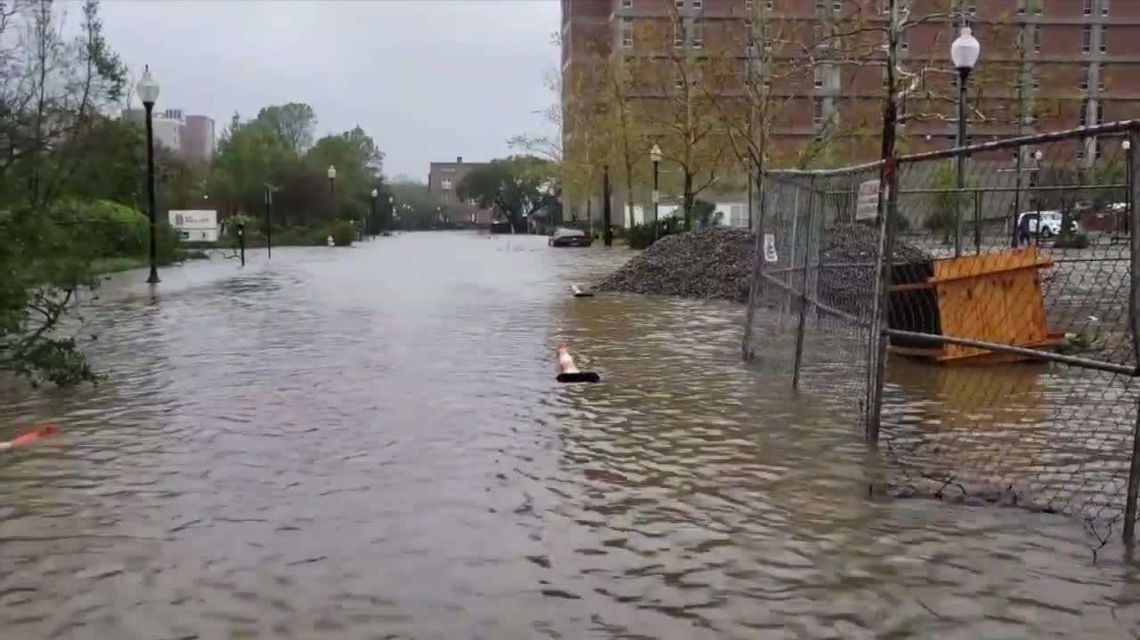Huragan Florence: Zginęło 5 osób, setki tysięcy ludzi bez prądu