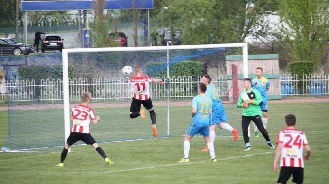 Huragan się nie zatrzymuje. Grała bialska klasa okręgowa