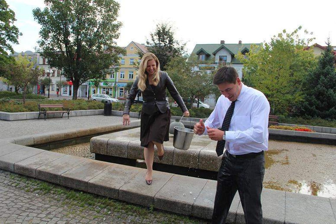 Ice Bucket Challenge: Kandydat na prezydenta Białej Podlaskiej oblał się wodą