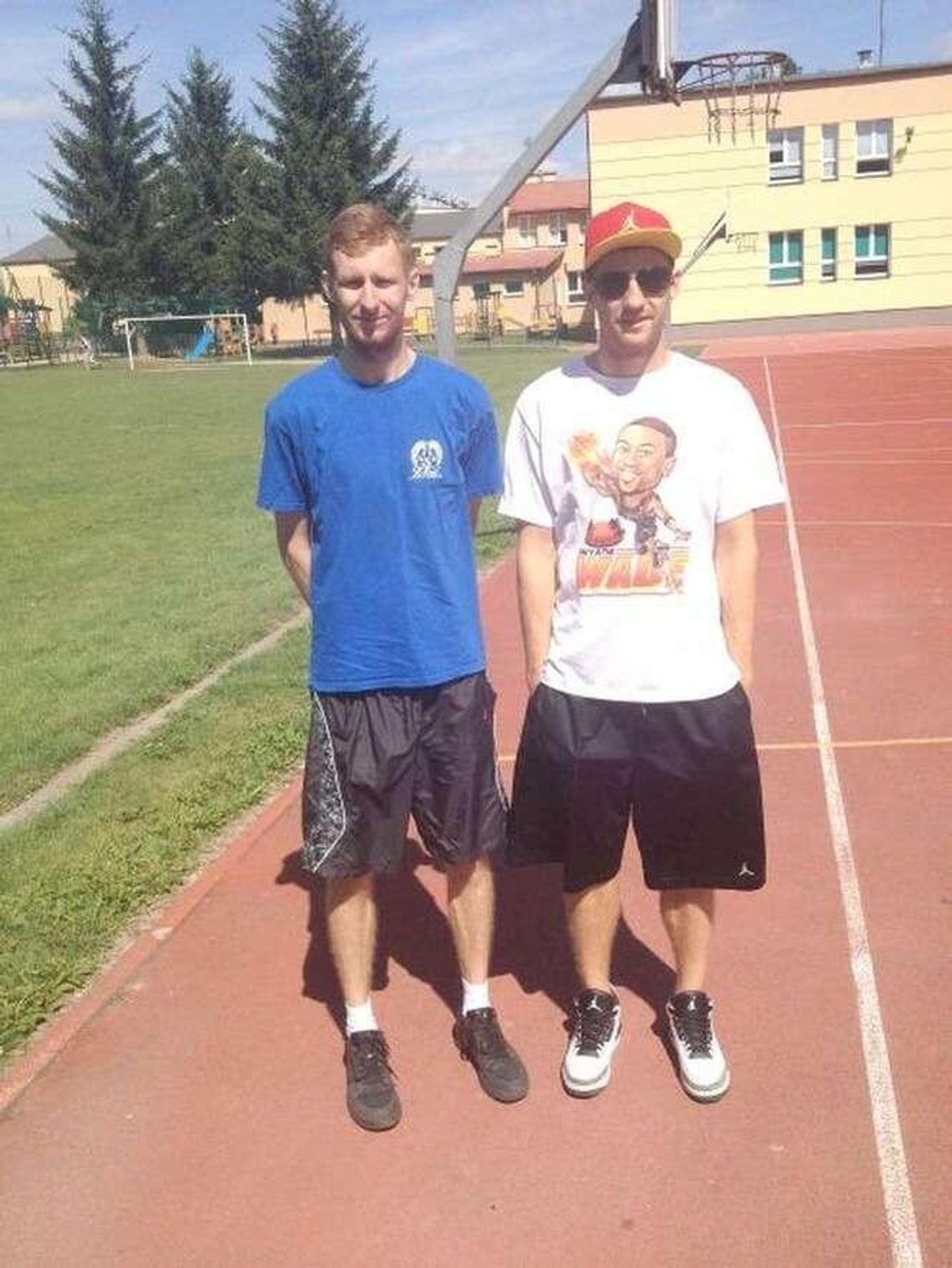 Ich wysokość, Karolaki. Dwumetrowa rodzina fanów koszykówki