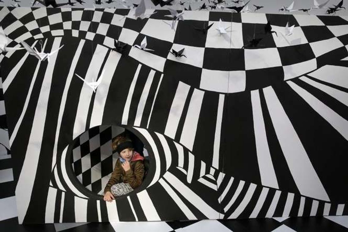 Idź na wystawę, tam zamknij oczy. Sztuka dla młodych w Galerii Labirynt