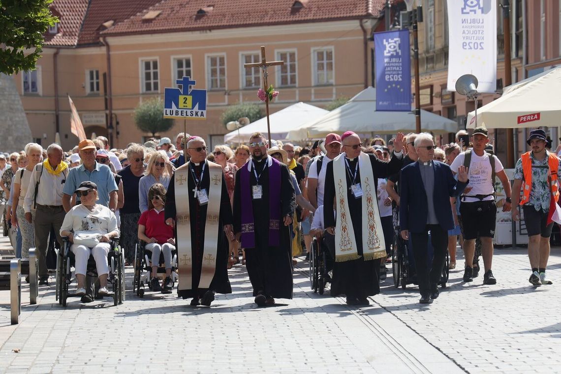 "Idźcie i głoście" prosto na Jasną Górę. Jeszcze można zapisać się na tegoroczną pielgrzymkę "Idźcie i głoście" prosto na Jasną Górę. Jeszcze można zapisać się na tegoroczną pielgrzymkę