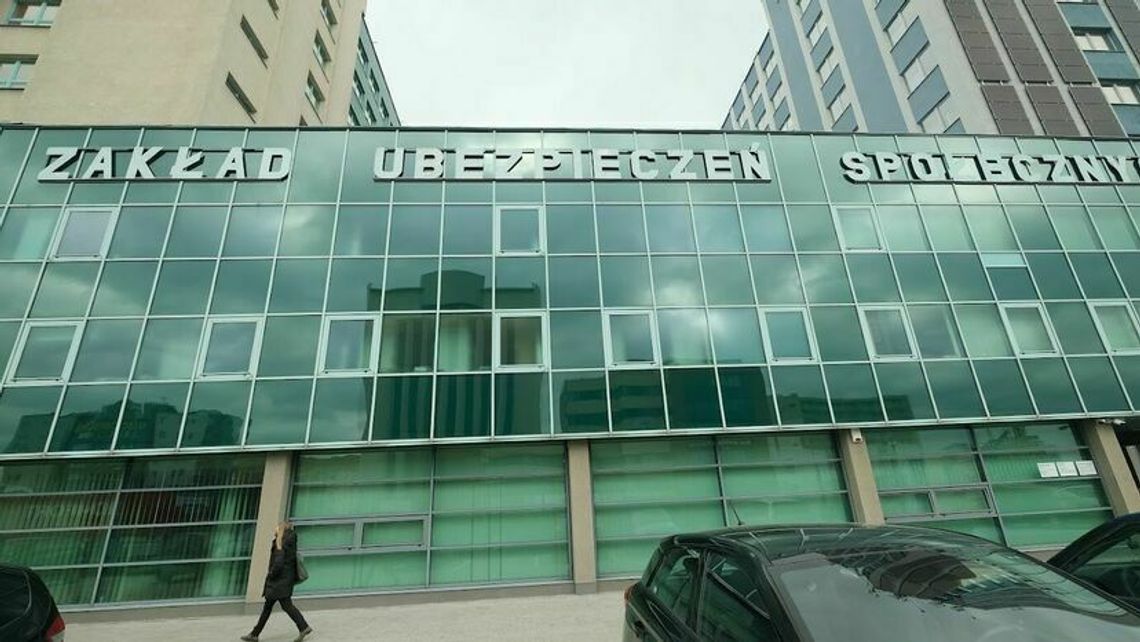 Ile pieniędzy od 1 marca dostaną emeryci? Jest decyzja Morawieckiego