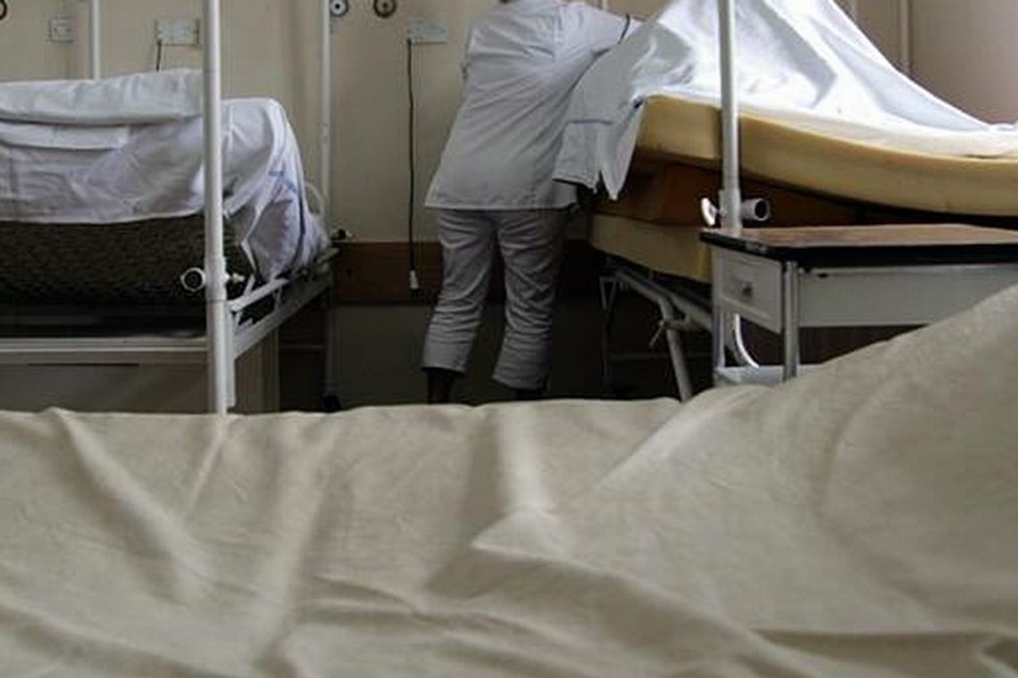 Ile zarabia salowa w szpitalu?