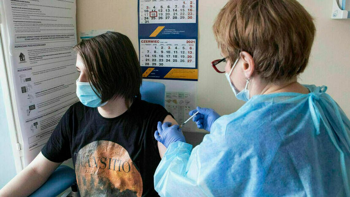 Ilu uczniów już się zaszczepiło? Ministerstwo ujawnia liczby Ilu uczniów już się zaszczepiło? Ministerstwo ujawnia liczby