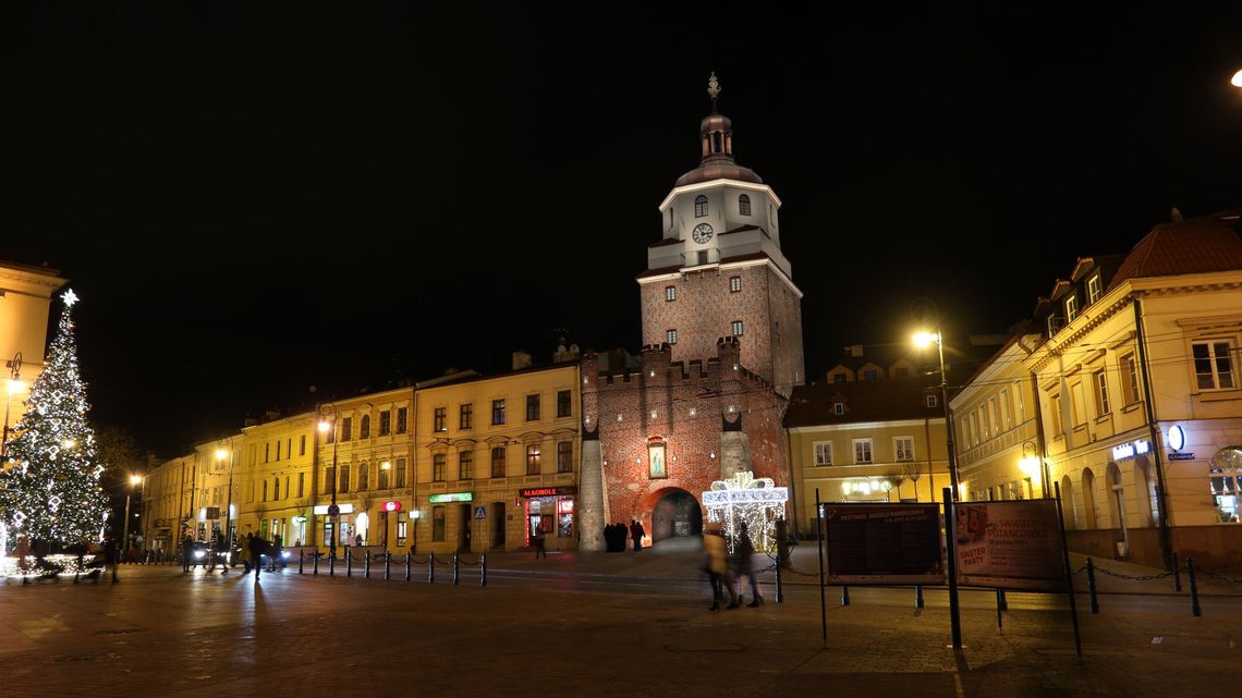 Iluminacja Bramy Krakowskiej zareaguje na wpisy w mediach społecznościowych. Oświetlony będzie Trybunał Koronny