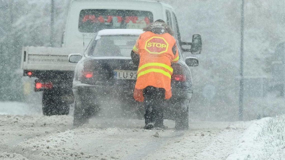 IMGW jasno: „intensywne opady śniegu”. Gdzie ma padać w Lubelskiem? IMGW jasno: „intensywne opady śniegu”. Gdzie ma padać w Lubelskiem?