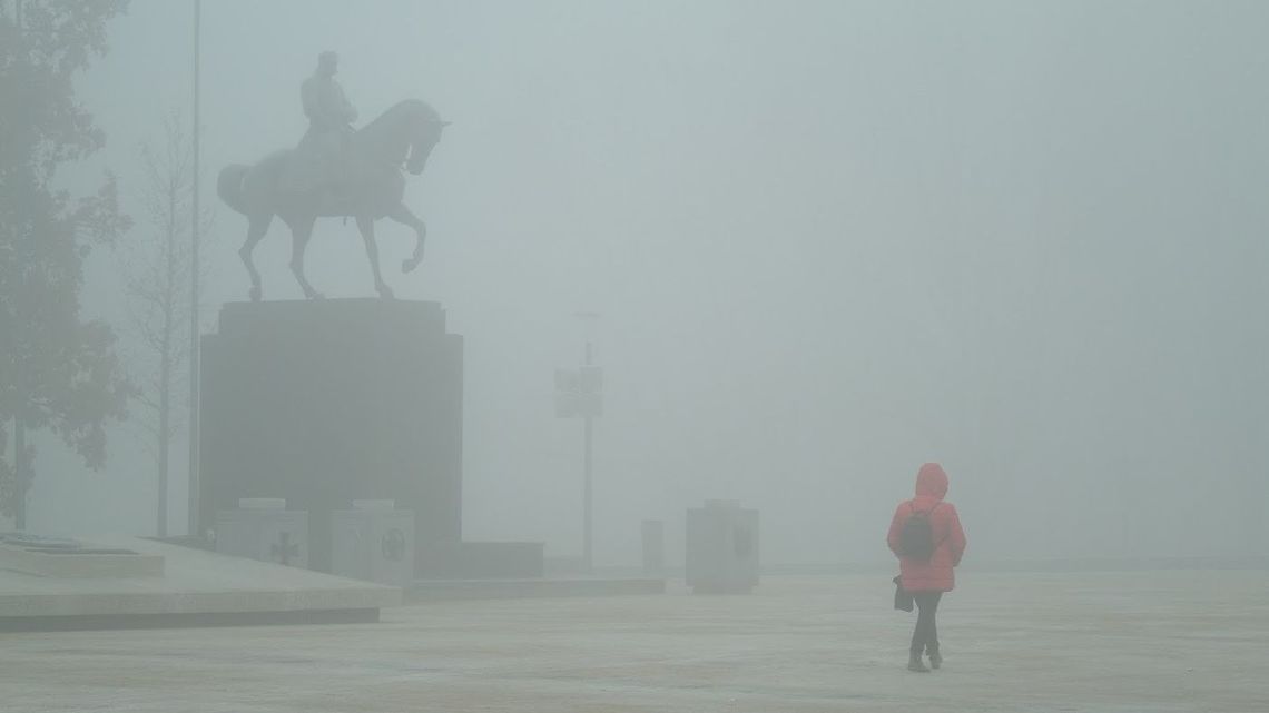 IMGW ostrzega: przez mgły widoczność spadnie do 100 metrów