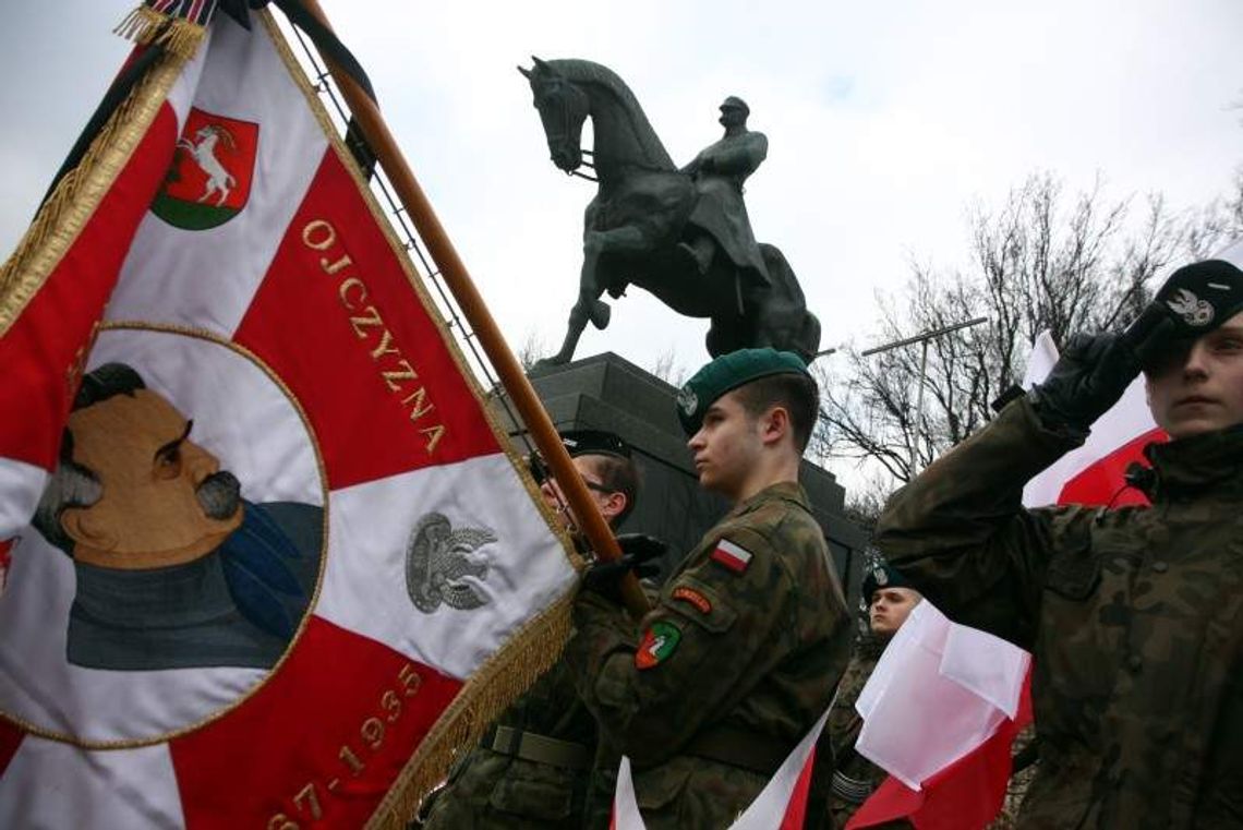 Imieniny marszałka Piłsudskiego na placu Litewskim Imieniny marszałka Piłsudskiego na placu Litewskim