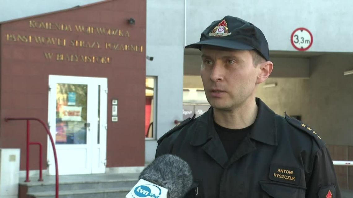 Imigranci z dziećmi utknęli na bagnach. Niemowlę jest w szpitalu