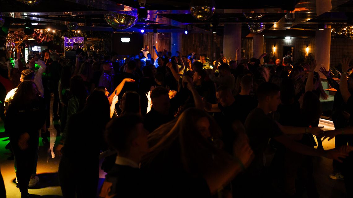 Imprezowa noc Imprezowa noc