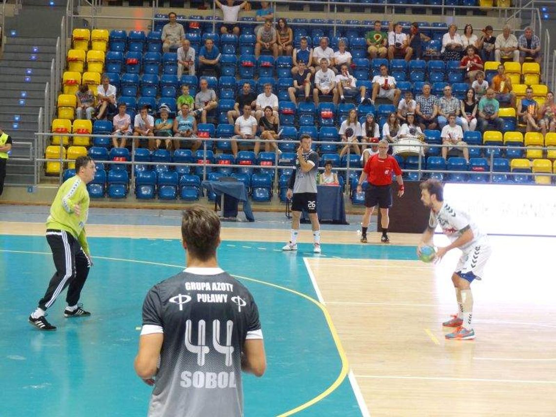 Inauguracyjne podium Azotów Puławy w Szczypiorno Cup