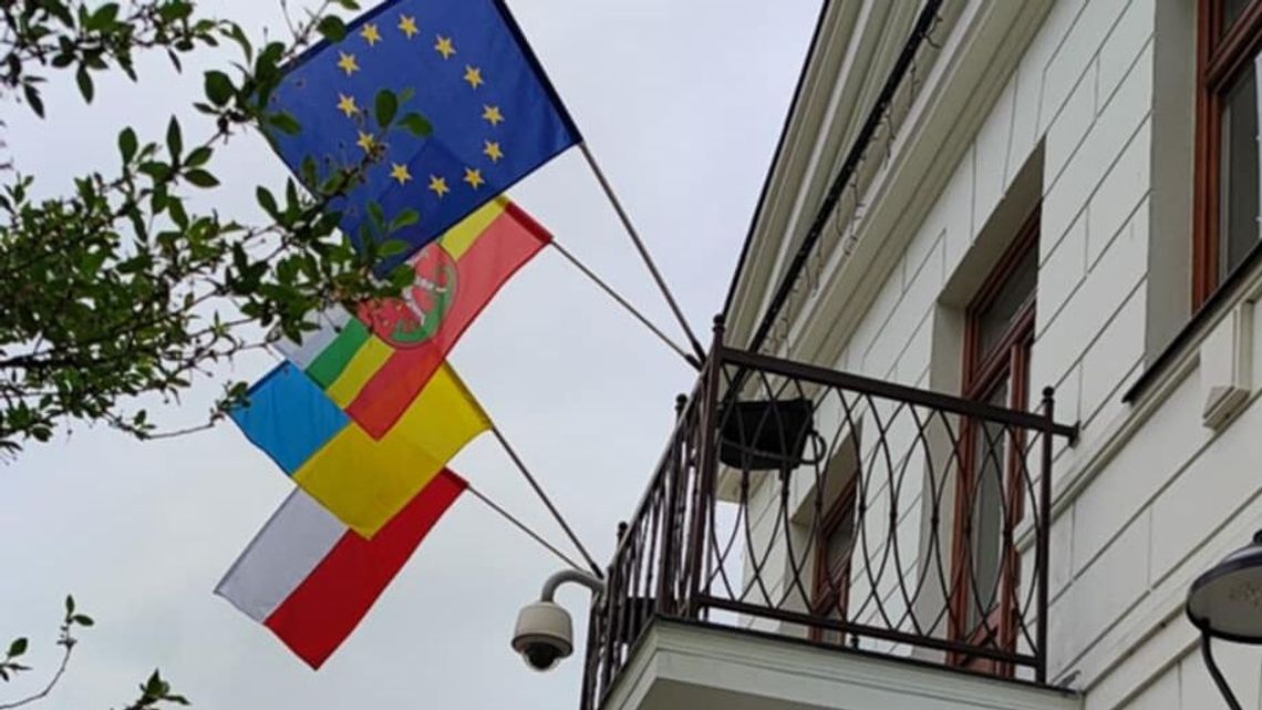 Incydent z flagą Ukrainy na wiecu Grzegorza Brauna. Jest śledztwo Incydent z flagą Ukrainy na wiecu Grzegorza Brauna. Jest śledztwo