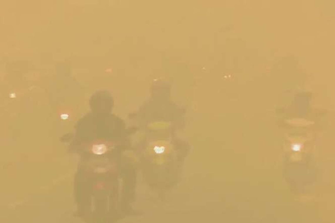 Indonezja: Wypalają lasy pod inwestycje. Dym paraliżuje życie mieszkańców (wideo) Indonezja: Wypalają lasy pod inwestycje. Dym paraliżuje życie mieszkańców (wideo)