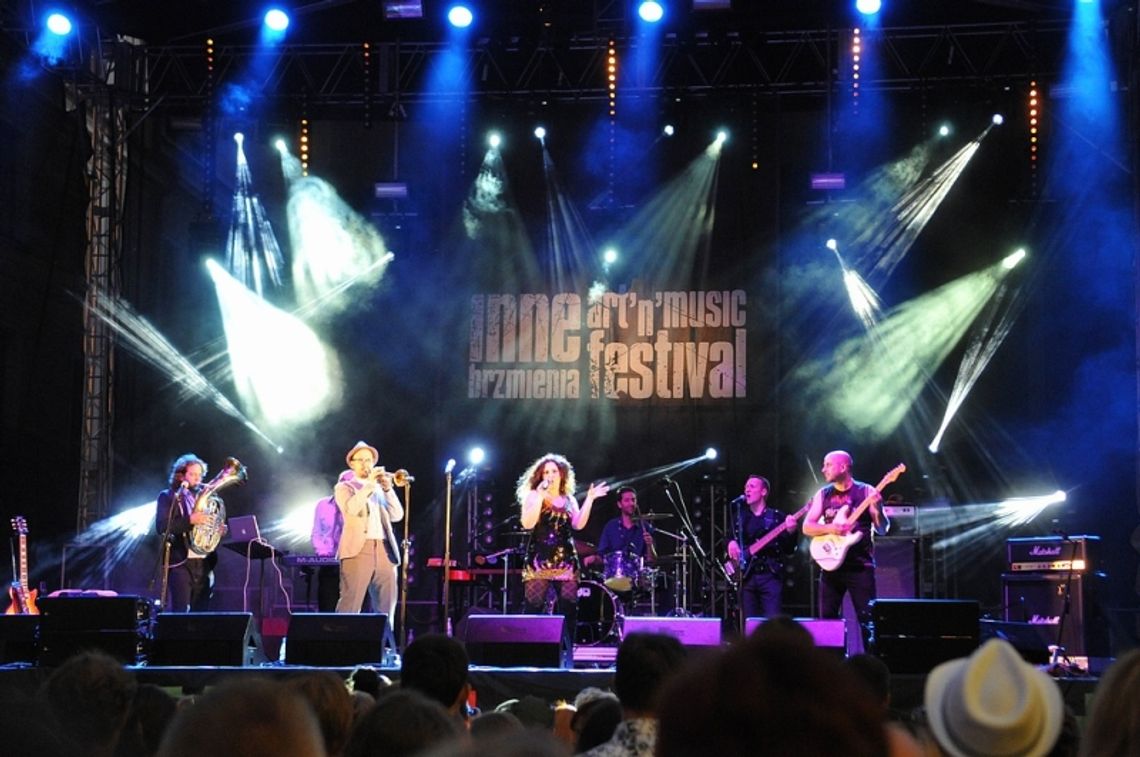 Inne Brzmienia: Babylon Circus i Shtetl Superstars (zdjęcia, wideo) Inne Brzmienia: Babylon Circus i Shtetl Superstars (zdjęcia, wideo)