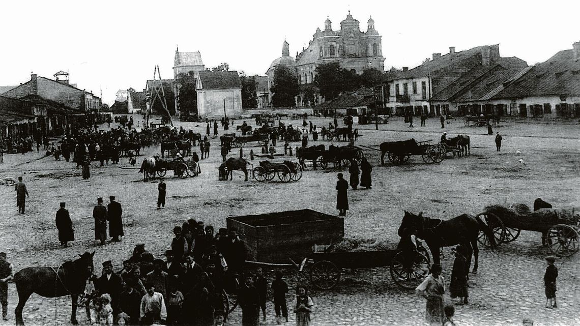 Inne życie Starego Rynku w Opolu Lubelskim