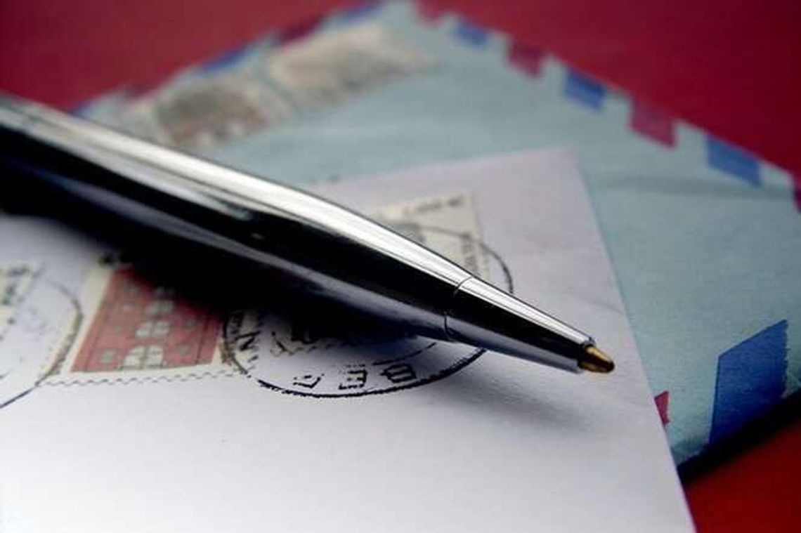 InPost rezygnuje z tradycyjnych listów. Czytelnik: "Zostałem ze znaczkami za 280 zł"