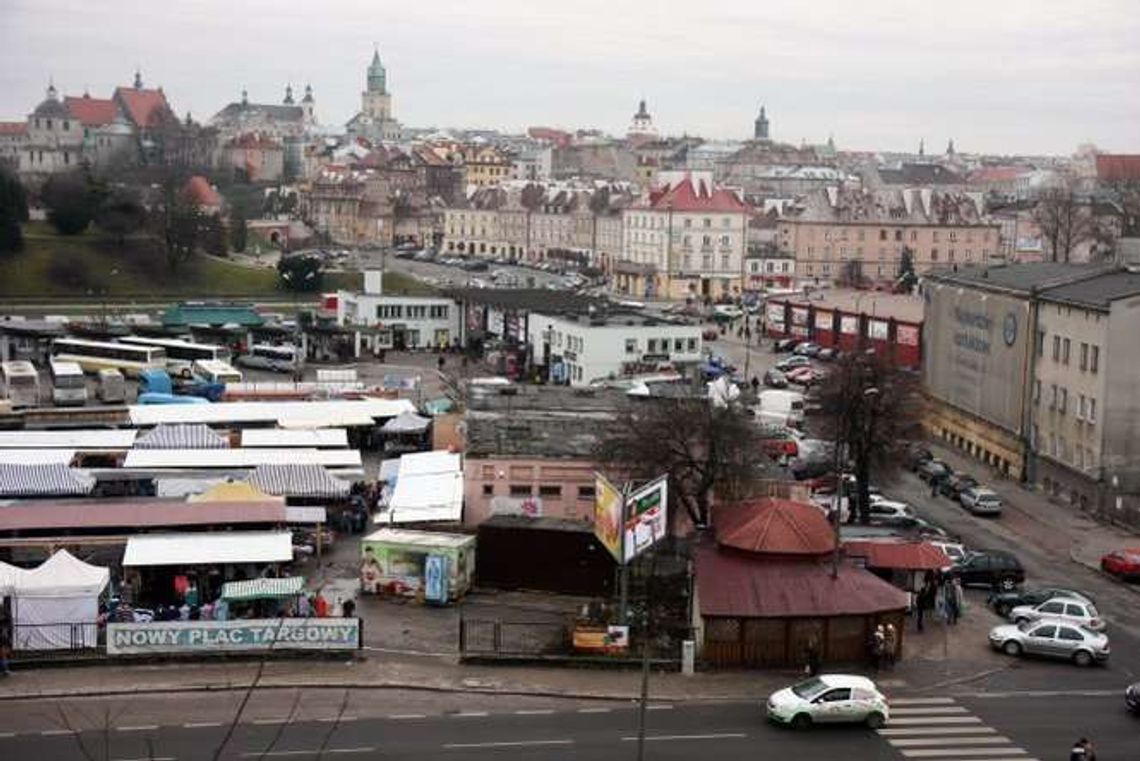 Inspektorzy: Targ przy ul. Ruskiej to samowola budowlana. Kolejna kontrola Inspektorzy: Targ przy ul. Ruskiej to samowola budowlana. Kolejna kontrola