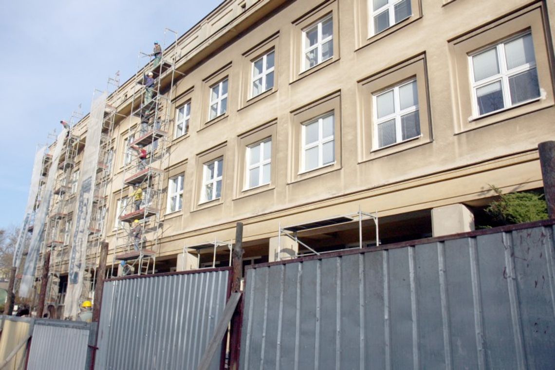Instytut Fizyki UMCS urośnie o jedno piętro Instytut Fizyki UMCS urośnie o jedno piętro