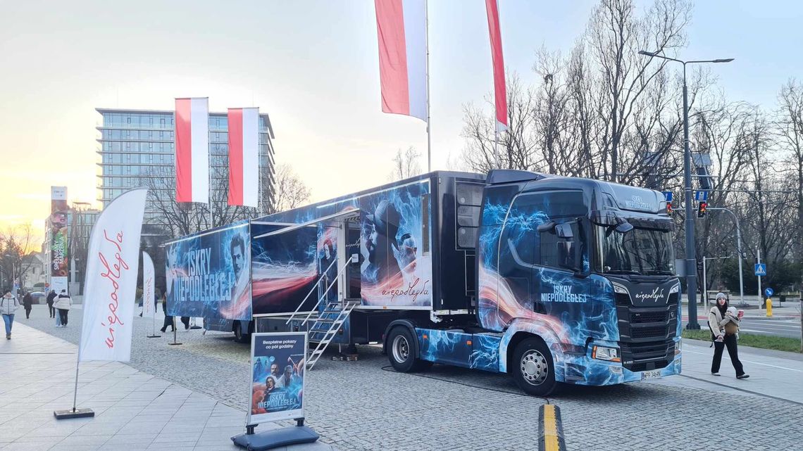 Interaktywna opowieść o wybitnych Polakach we wnętrzu ciężarówki