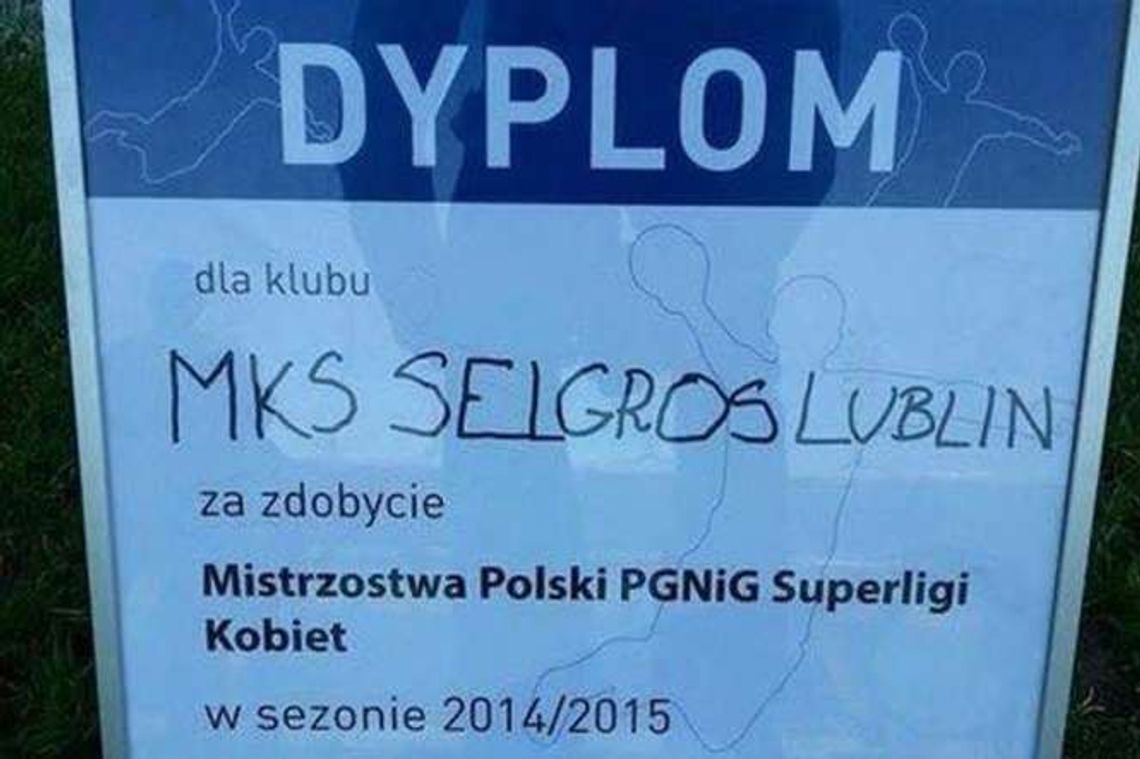 Internauci śmieją się z dyplomu dla lubelskich mistrzyń