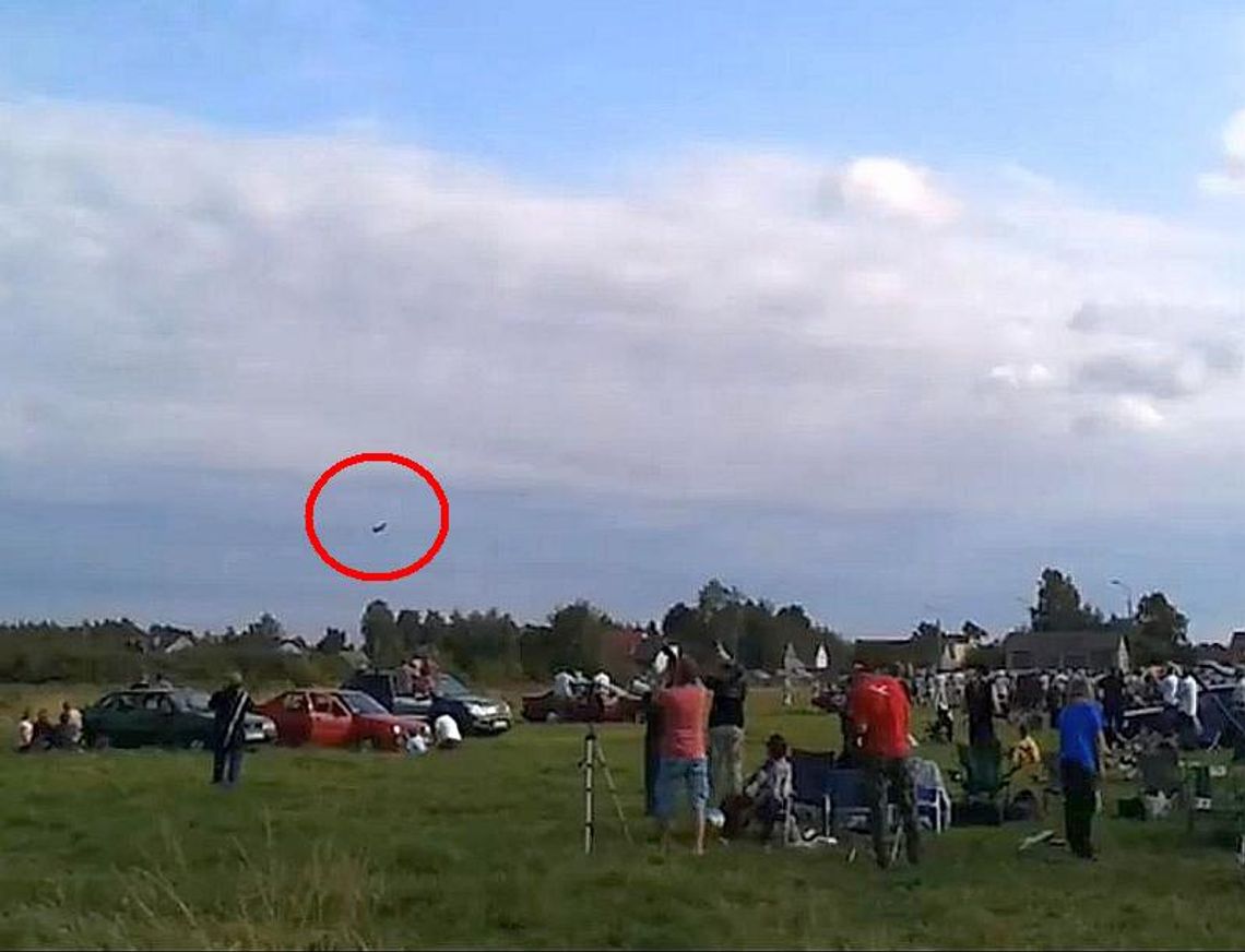 Internauci wychwycili momenty o krok od katastrofy na Air Show