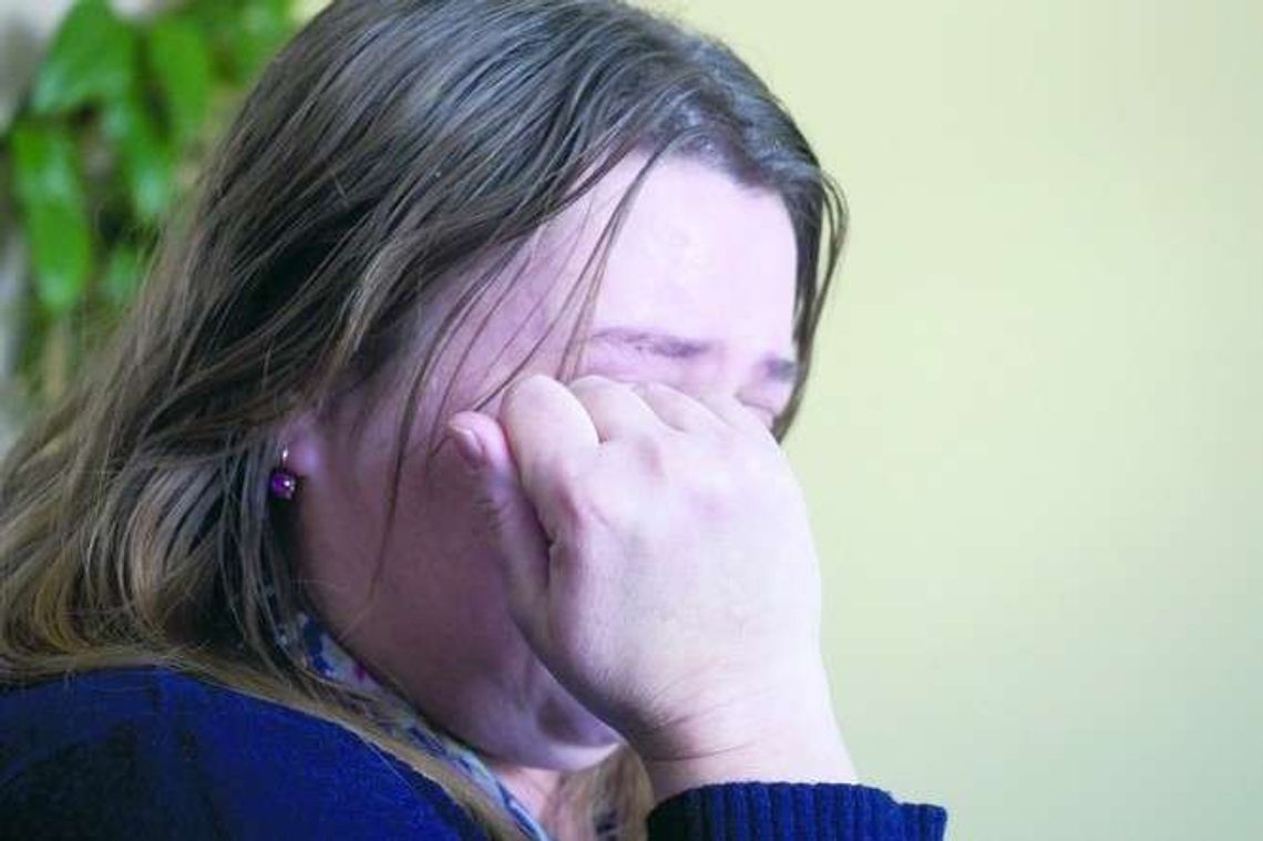 Interwencja policji skończyła się szarpaniną. Bo przeszła przez jezdnię w niedozwolonym miejscu