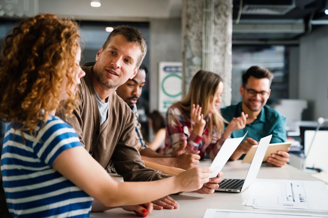 Inwestycja w zespół: Dlaczego małe firmy zyskują najwięcej na wdrożeniu pakietów opieki medycznej?