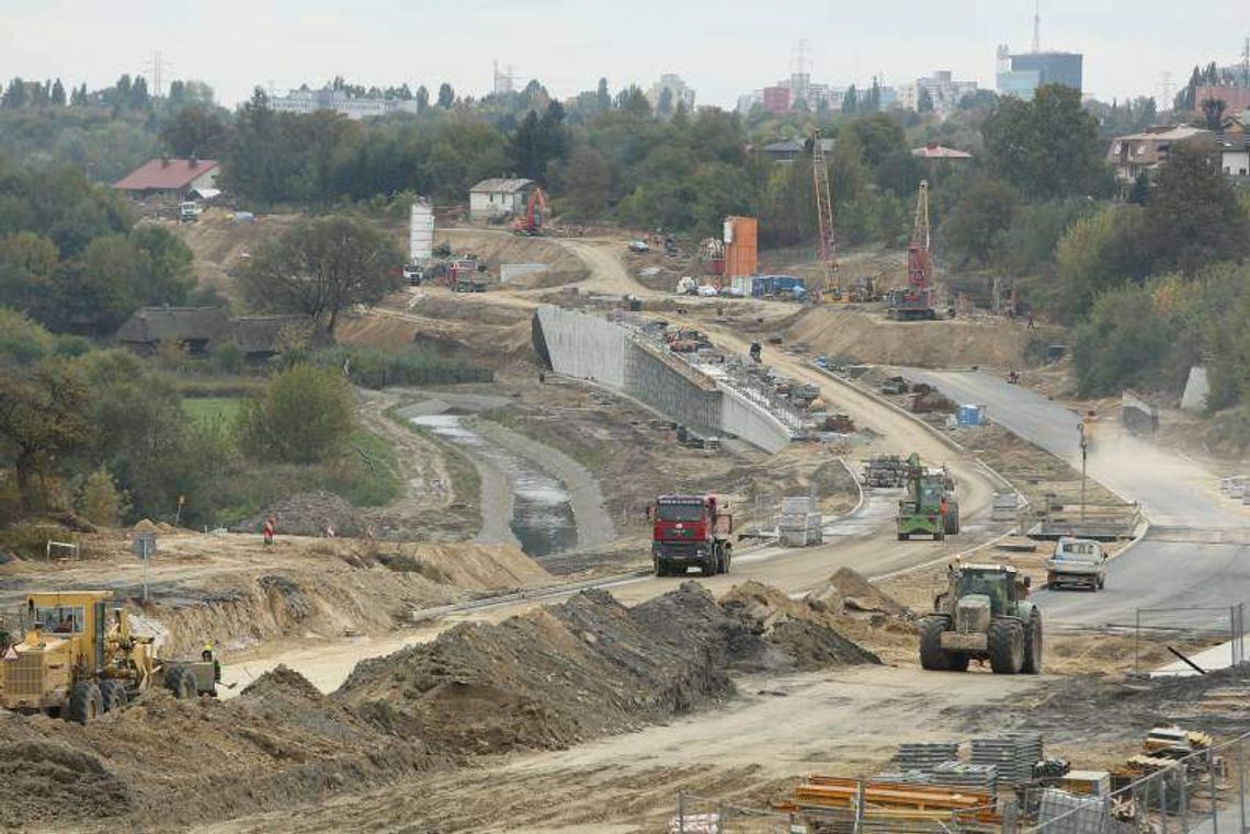Inwestycje: Budują przedłużenie al. Solidarności (zdjęcia)