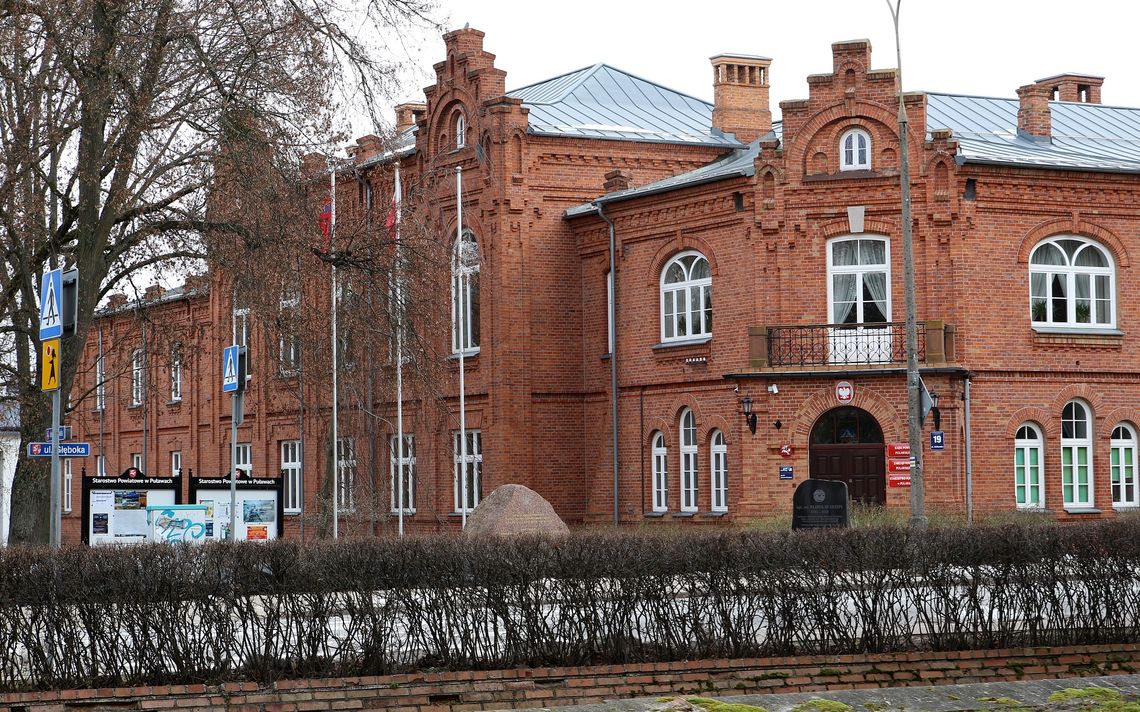 Inwestycje na hamulcu. Nowy budżet powiatu puławskiego mniejszy od starego powiat_Puławy