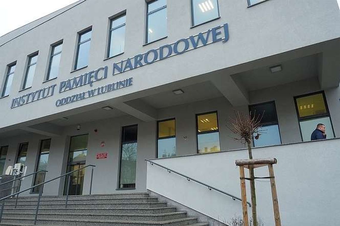 IPN otwiera zatrzeżone teczki esbeków. Opublikowano nazwiska funkcjonariuszy