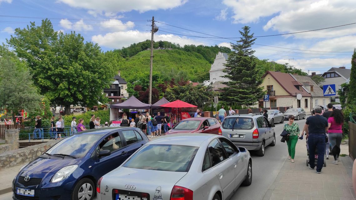 Istny szał w Kazimierzu Dolnym. Szturm turystów