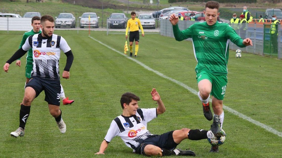 IV liga: Z powodu utrzymania obostrzeń nie wszystkie kluby mogą wrócić do treningów