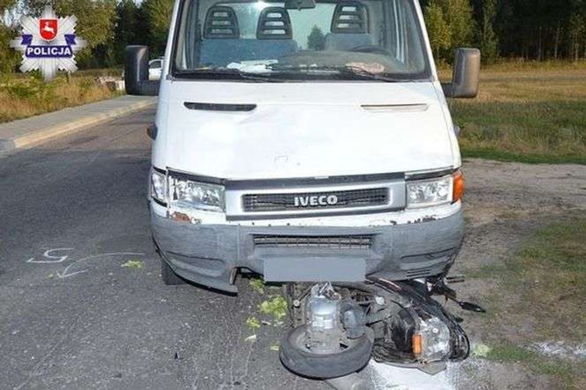 Iveco wyprzedzało, motorowerzysta skręcał. Został ranny