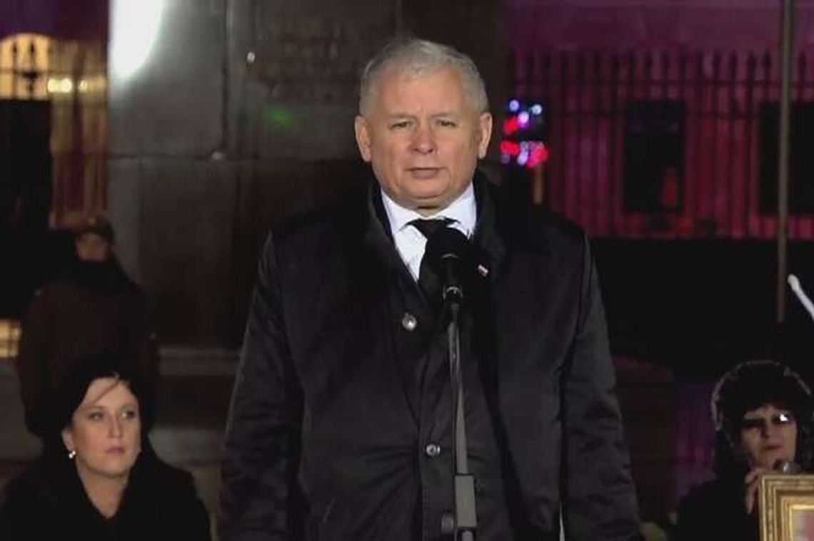 J. Kaczyński za przywróceniem krzyża smoleńskiego przed Pałacem Prezydenckim