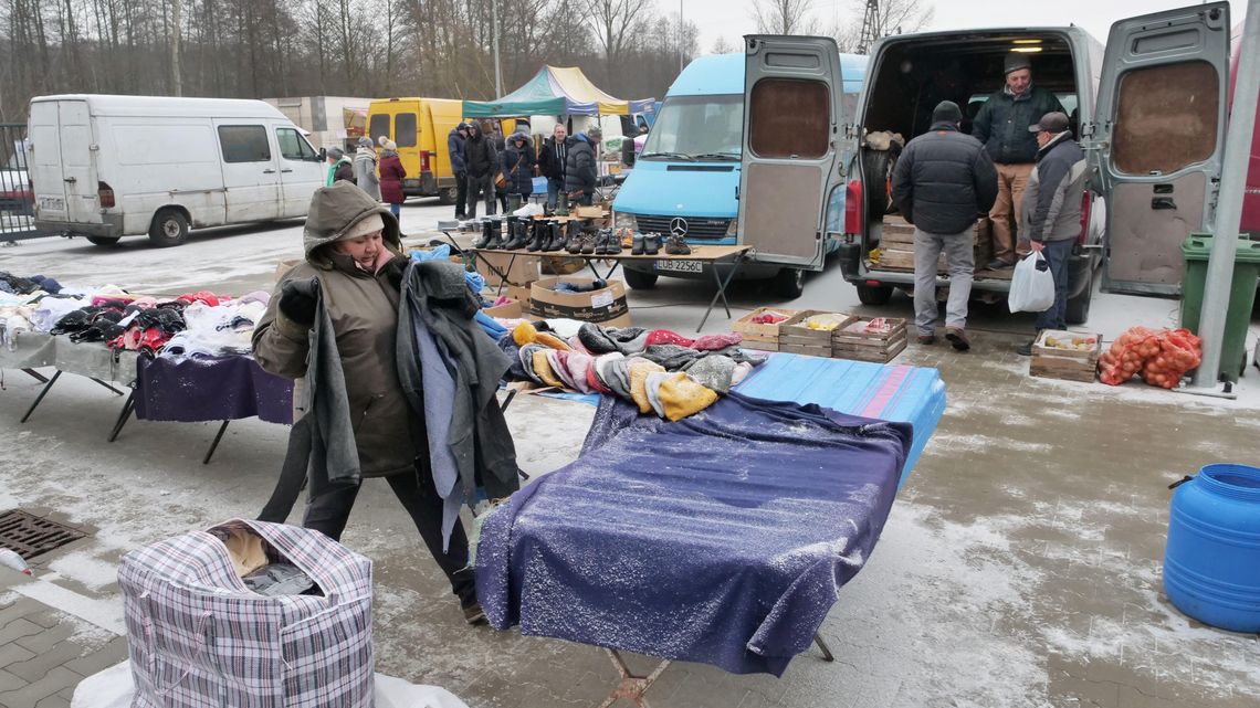 Jabłonna: Targ w nowym miejscu. Przeniósł się też urząd gminy