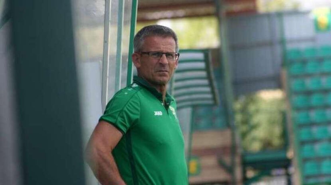 Jacek Fiedeń za Artura Bożyka w Orlętach Spomlek