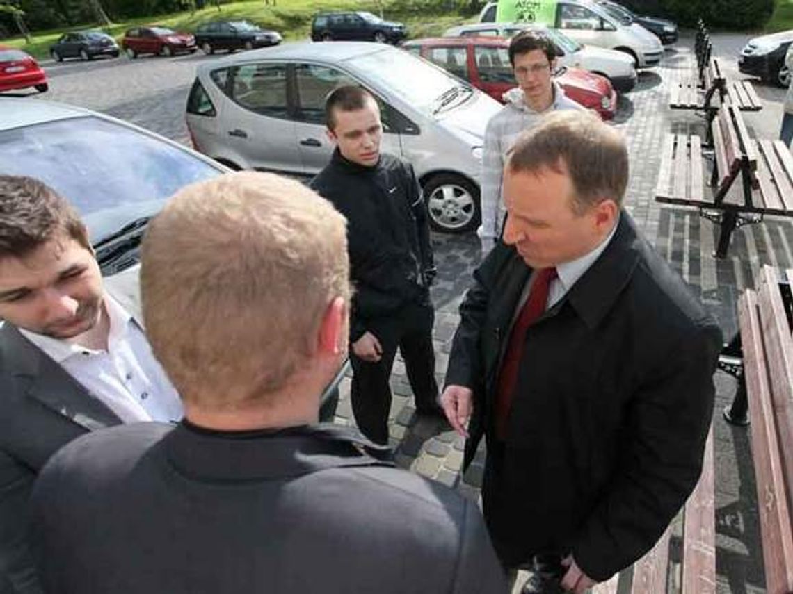 Jacek Kurski uszkodził auto w Koszalinie