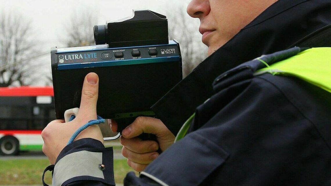 Jadąc volvo wpadł na przekroczeniu prędkości. To nie jedyne jego zmartwienie