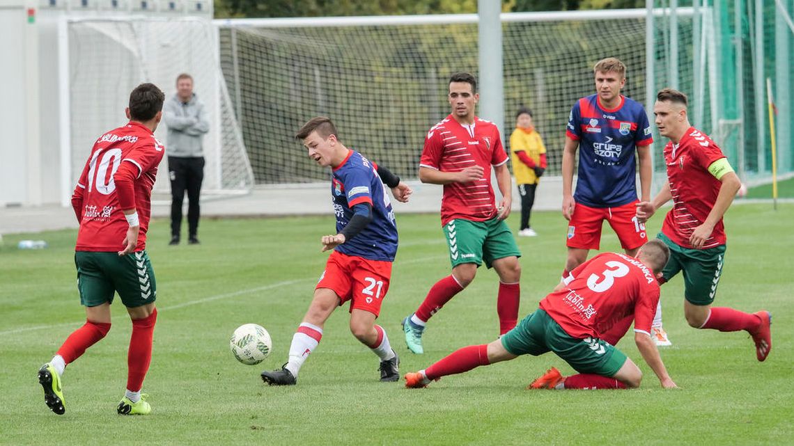 Jak bardzo ucierpi piłka nożna z powodu koronawirusa? [opinie trenerów III i IV ligi]