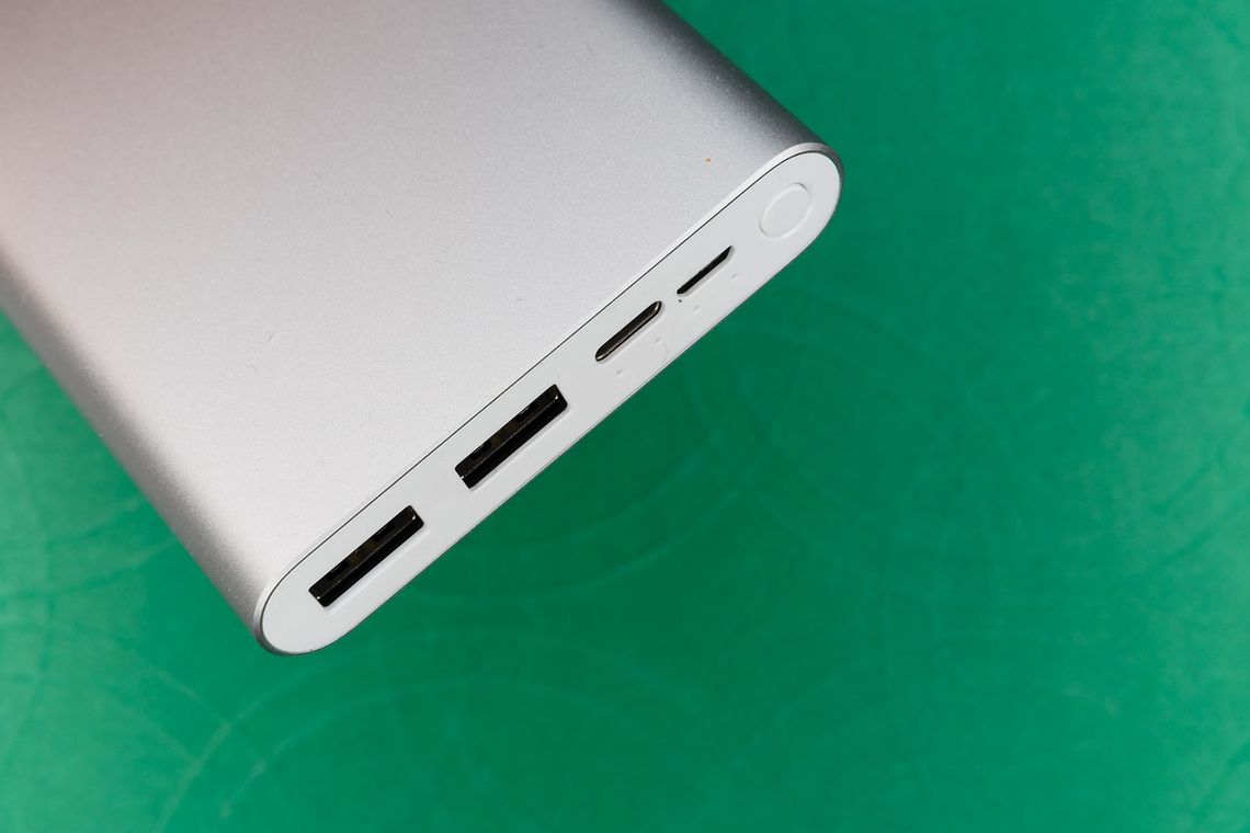 Jak dobrać powerbank do telefonu? Pojemność, technologie i porty - poradnik 2026 Jak dobrać powerbank do telefonu? Pojemność, technologie i porty - poradnik 2026