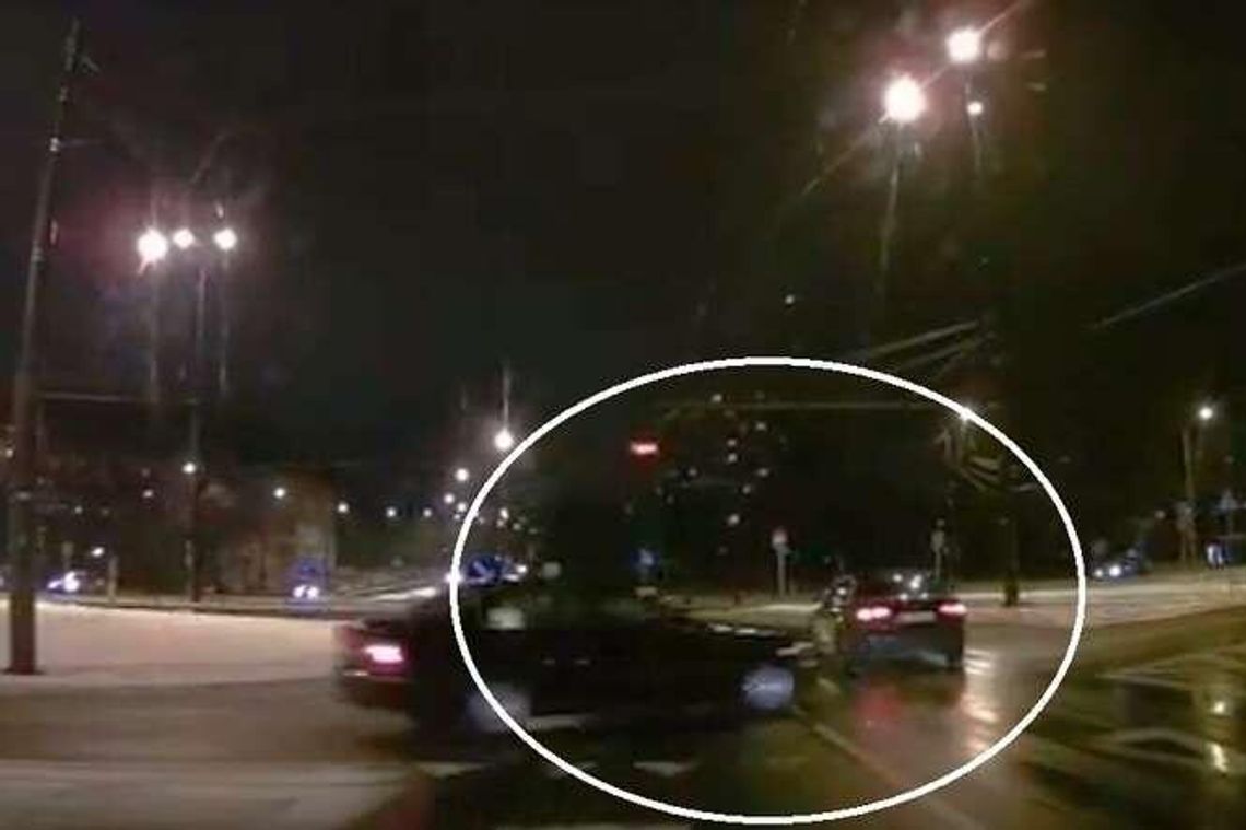 Jak dochodzi do wypadków na rondzie Mohyły [wideo]