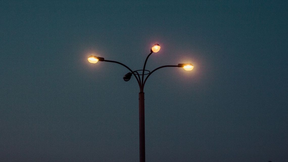 Jak działają latarnie w Zamościu? Uchwała mieszkańców nie przeszła, ale można zgłosić gdzie jest za ciemno