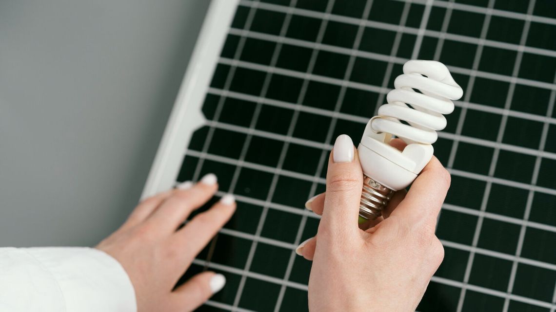 Jak obniżyć rachunki za prąd i jednocześnie dbać o środowisko dzięki współpracy z Nasz Prąd?