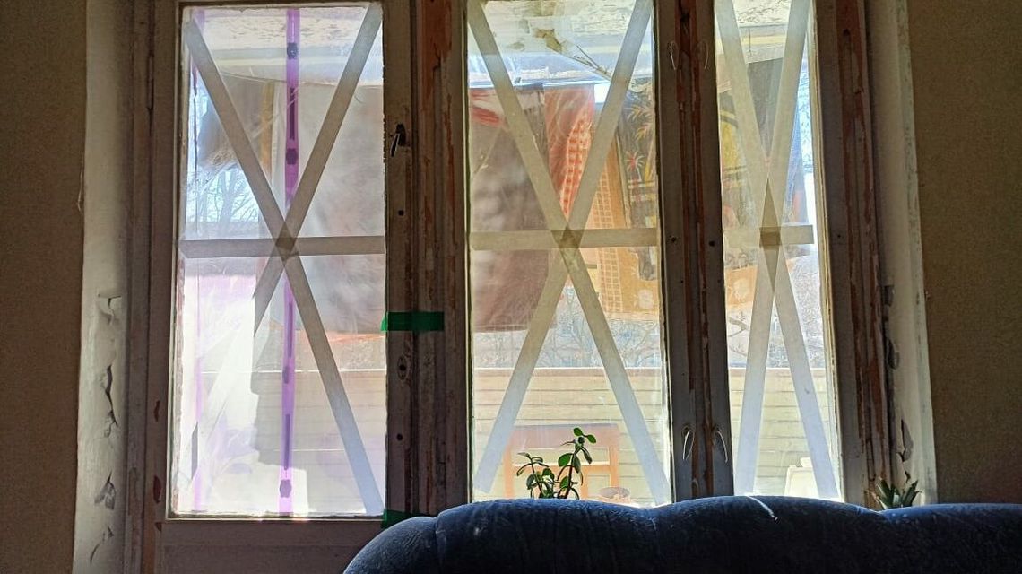 Jak ochronić okno przed popękaniem. Mieszkańcy Charkowa o wojnie w ich mieście Jak ochronić okno przed popękaniem. Mieszkańcy Charkowa o wojnie w ich mieście